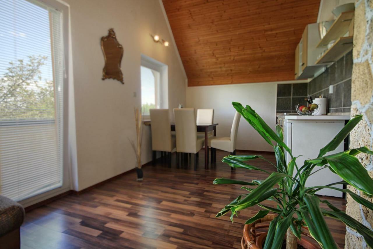 سوملجاناك Charly'S Apartment المظهر الخارجي الصورة