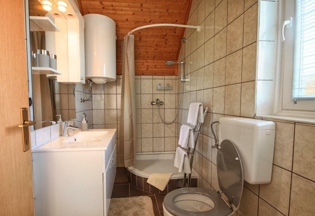 سوملجاناك Charly'S Apartment المظهر الخارجي الصورة