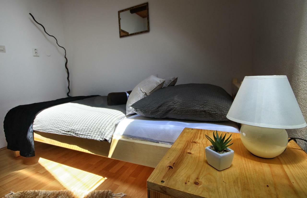 سوملجاناك Charly'S Apartment المظهر الخارجي الصورة
